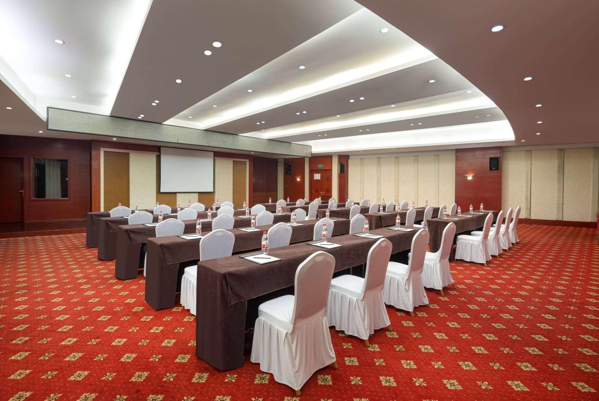 Ramada Plaza By Wyndham Chongqing West Hotel Exterior photo