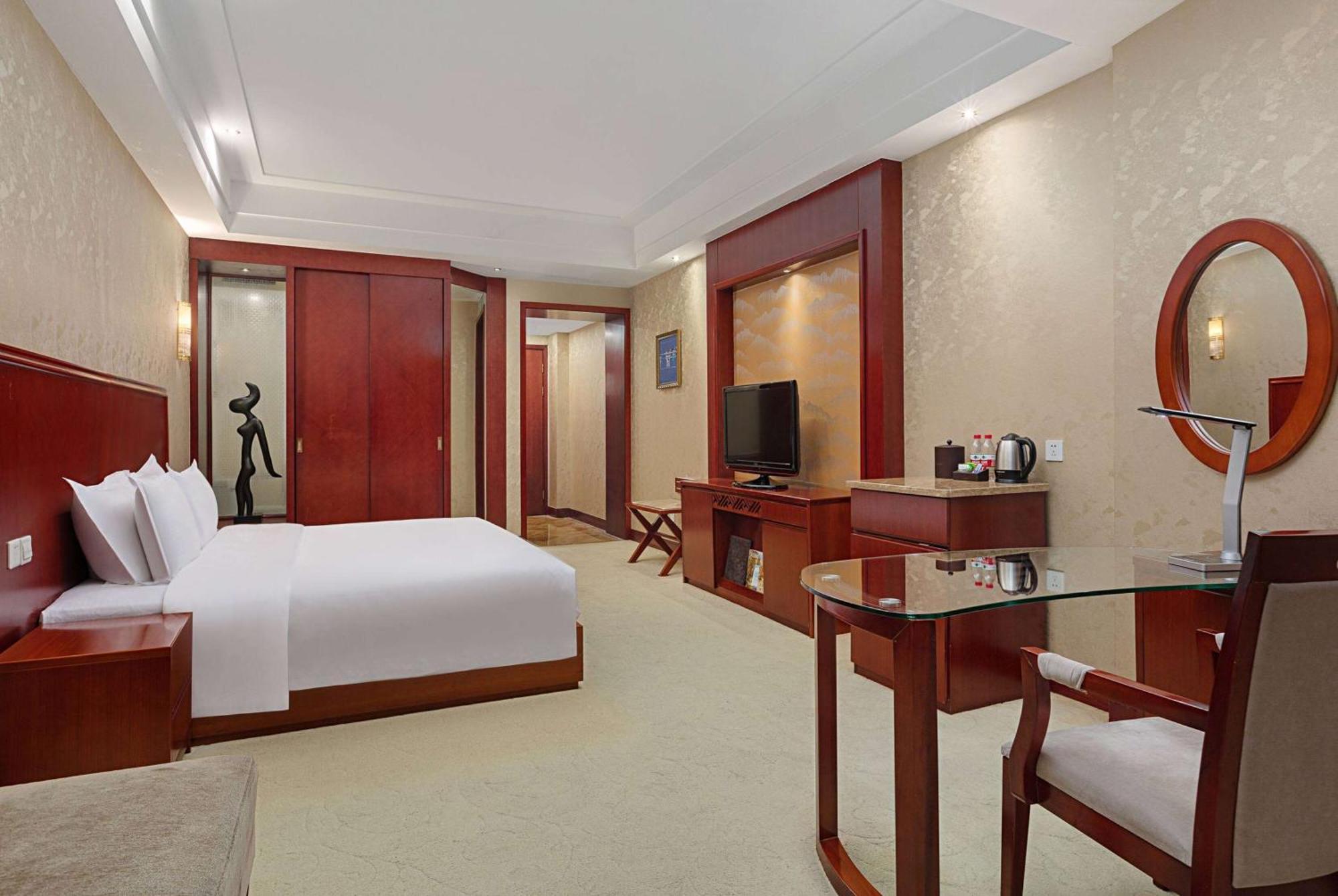 Ramada Plaza By Wyndham Chongqing West Hotel Exterior photo