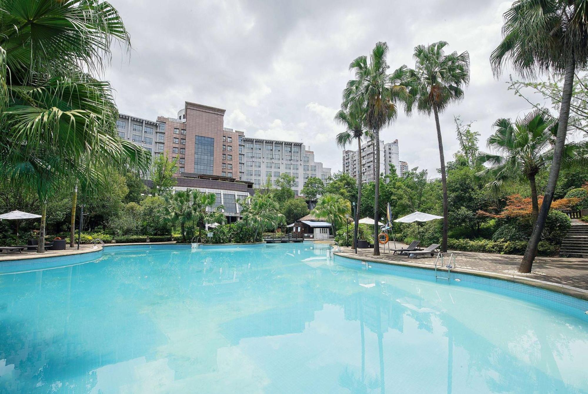 Ramada Plaza By Wyndham Chongqing West Hotel Exterior photo