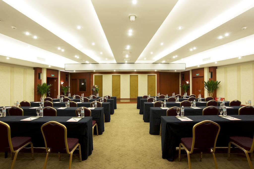 Ramada Plaza By Wyndham Chongqing West Hotel Exterior photo